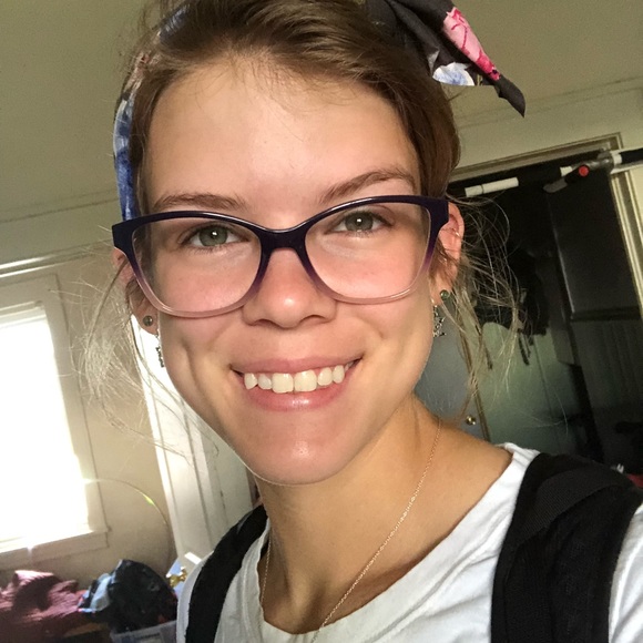 Meet your Posher, Lily - Picture 1 of 1